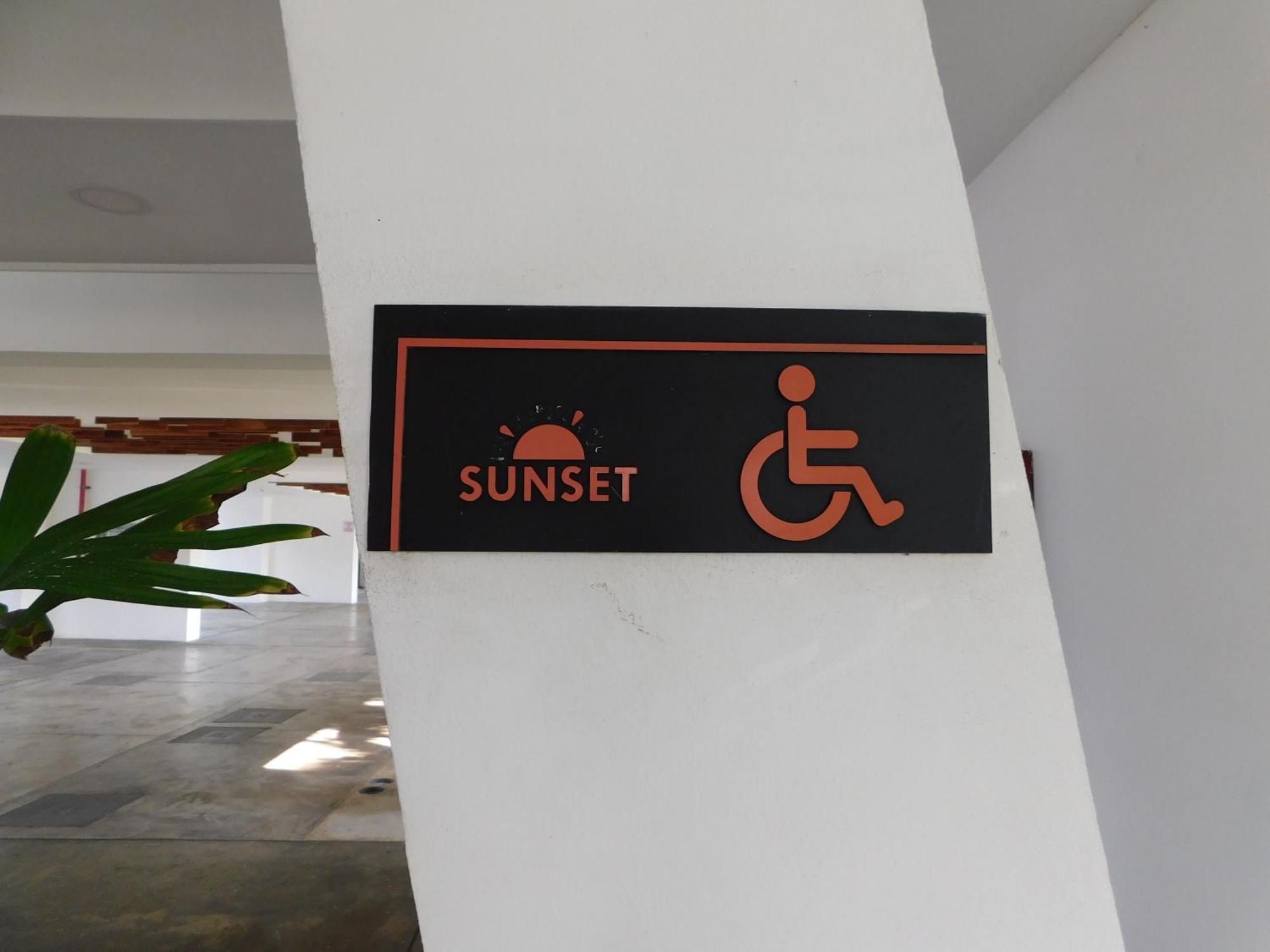 Sunset 205, Sleeps Six, Next Door To The Pool, 100M To The Beach! ฆาโก ภายนอก รูปภาพ